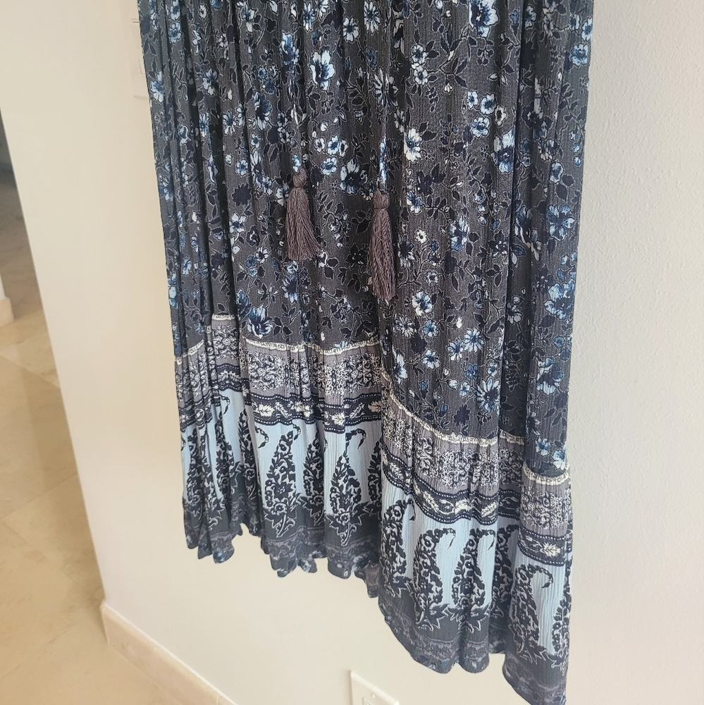 Beautiful Knox Rose sleeveless dress - Picture 2 of 6